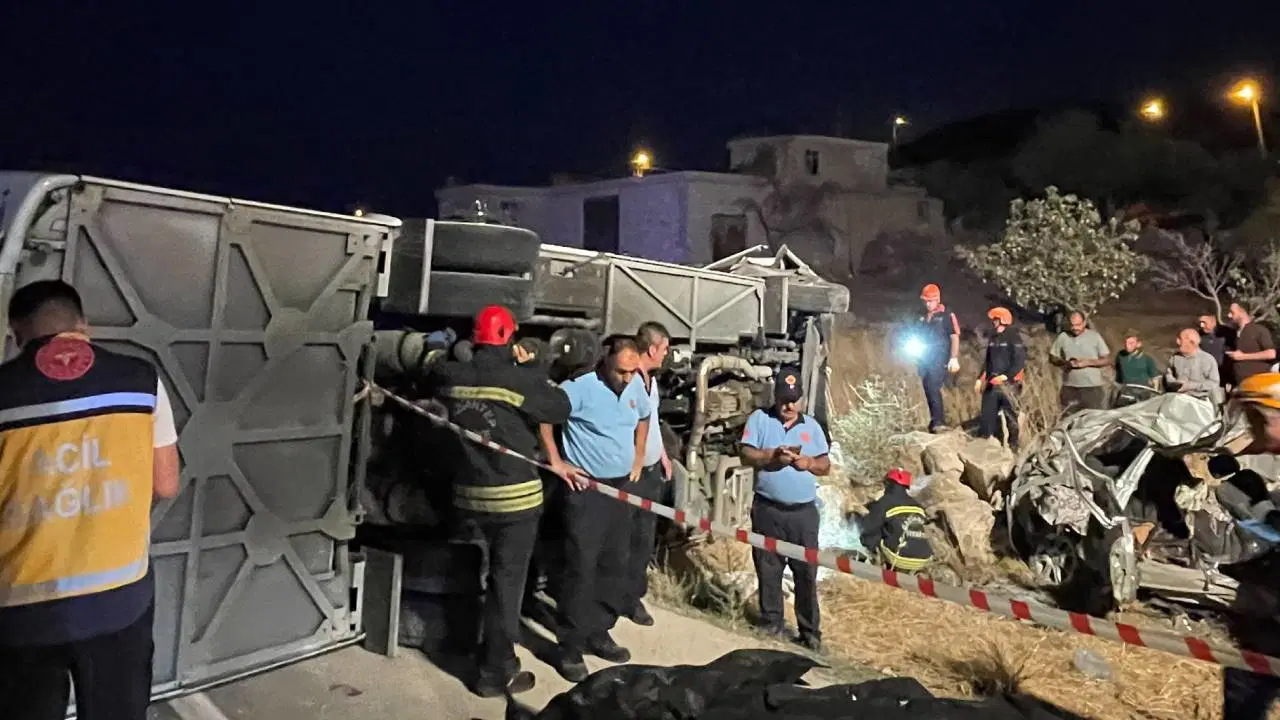 Gaziantep’teki korkunç trafik kazasında can kaybı 8’e yükseldi: 3 yaşındaki çocuk da yaşam savaşını kaybetti