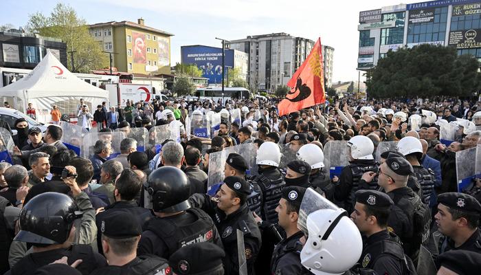 Valilik açıkladı!  İstanbul'daki izinsiz gösterilerde 132 kişi tutuklandı