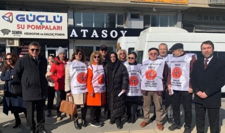 Memurun Önünde Eylem -Sen: Başka bir ülkenin emekli maaşının kirlenmesini yıkamak zorunda kalıyoruz – son dakika ekonomik haber