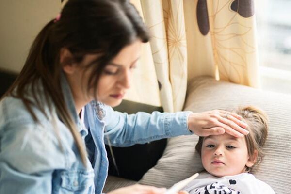 İki hastalığın belirtilerinin benzerliği ailelerde panik yarattı! İkinci dalga influenzada bu ağrıya dikkat…