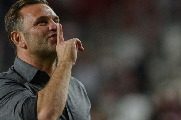Galatasaray Teknik Direktörü Okan Buruk’tan 4-0’lık Antalyaspor galibiyeti sonrası Fenerbahçe’ye gönderme!
