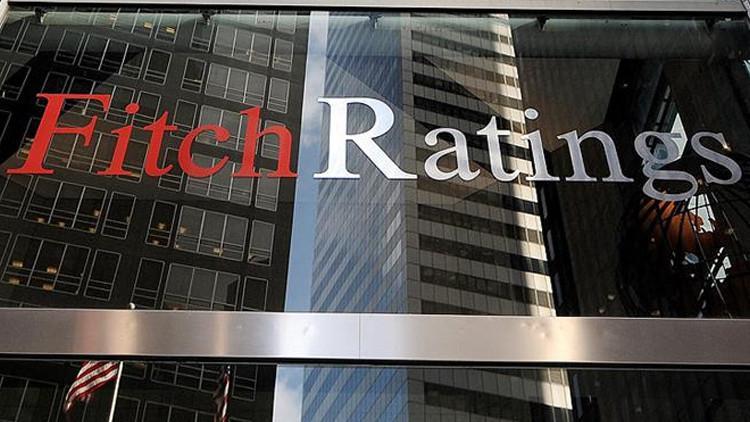 Fitch, İtalya’nın kredi notunu yükseltti