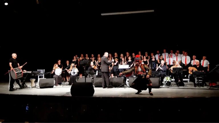 Atatürk’ün Sevdiği Şarkılar Bornova’da yankılandı – Son Dakika Cumhuriyet’in Egesi Haberleri