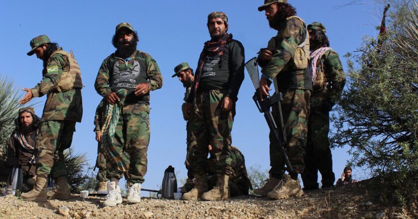 Afganistan, gece boyunca süren sınır çatışmalarında 58 Pakistan askerini öldürdüğünü açıkladı