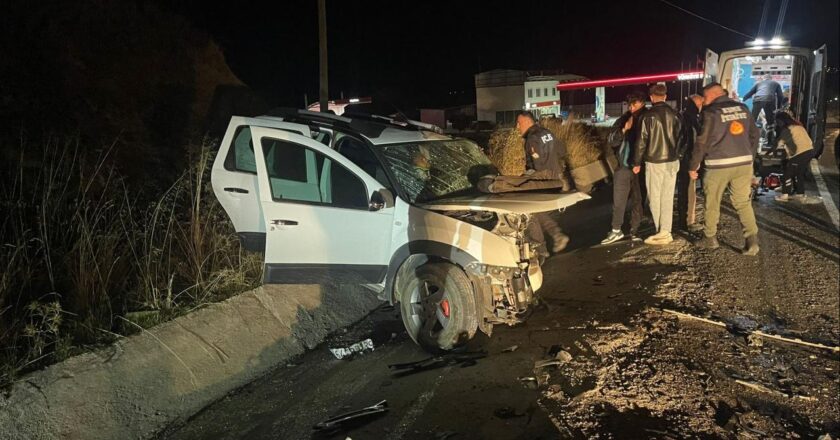 Uşak’ta cipile otomobil çarpıştı: 2 ölü, 3 yaralı
