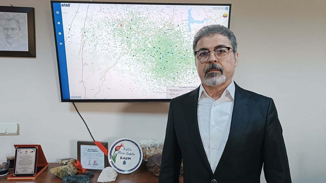 Prof. Dr. Hasan Sözbilir Balıkesir'e giderek arızayı sahada inceledi! Korkutan deprem uyarısı: 'O binalar boşaltılmalı'