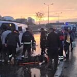 Maltepe’de servis aracı devrildi, yaralılar bulunuyor