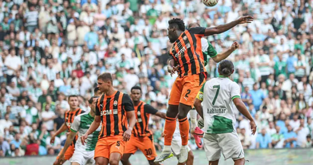 Bursaspor Arda Turan’ın ekibi Shakhtar Donetsk ile golsüz berabere kaldı