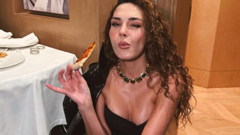 Ebru Şahin sonunda kararını verdi! İddialı diziyle anlaşmaya vardı